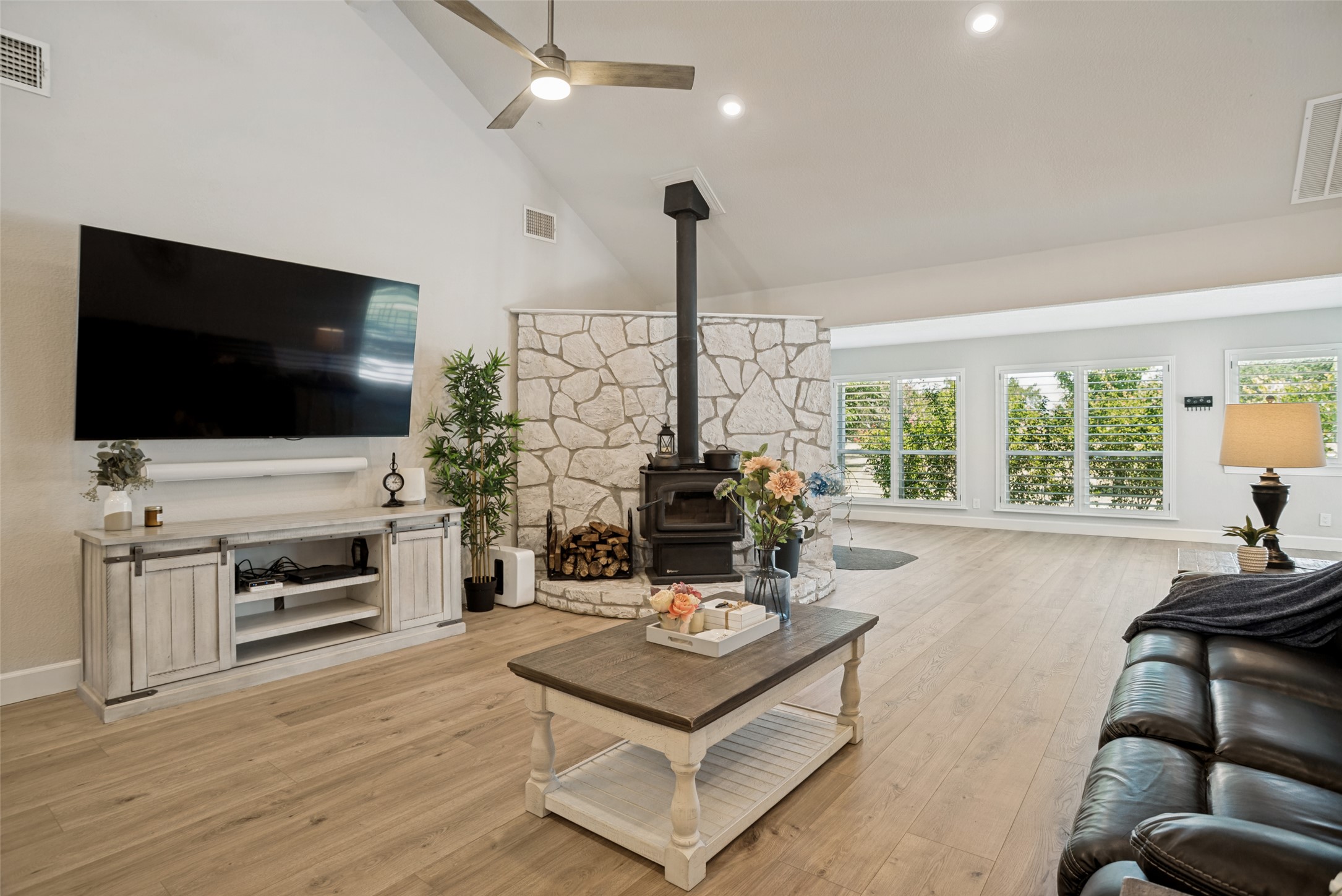 190 Young Ranch Road Georgetown, TX 78633 - Photo 4 of 39 Gallery Image 4