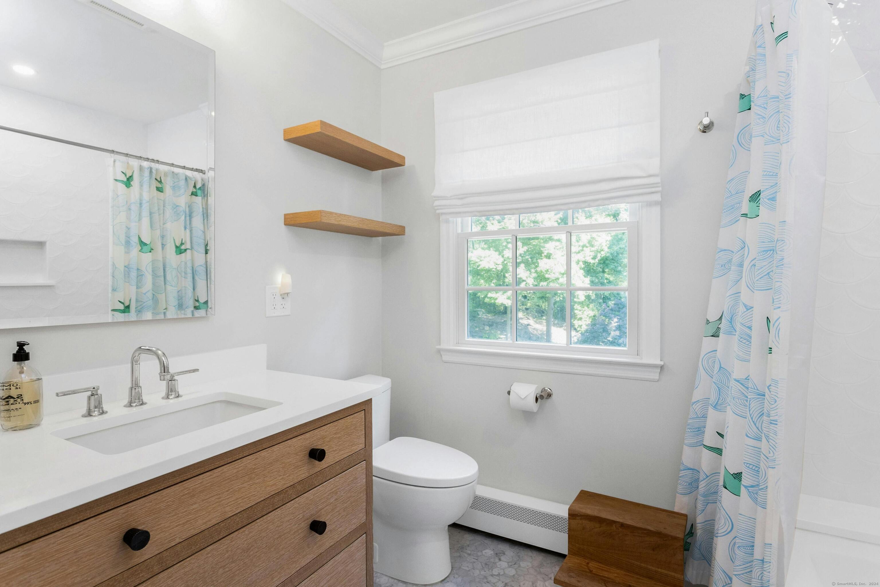 21 Roxbury Lane Wilton, CT 06897 - Photo 26 of 37 The shared hall bath