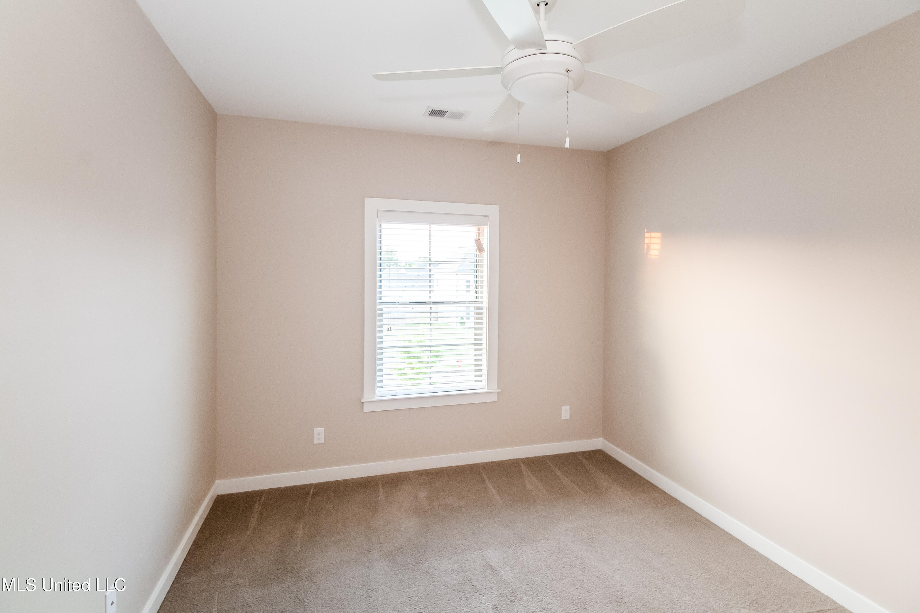 6453 Nesting Dove Olive Branch, MS 38654 - Photo 12 of 15 013-photo-bedroom-7133779