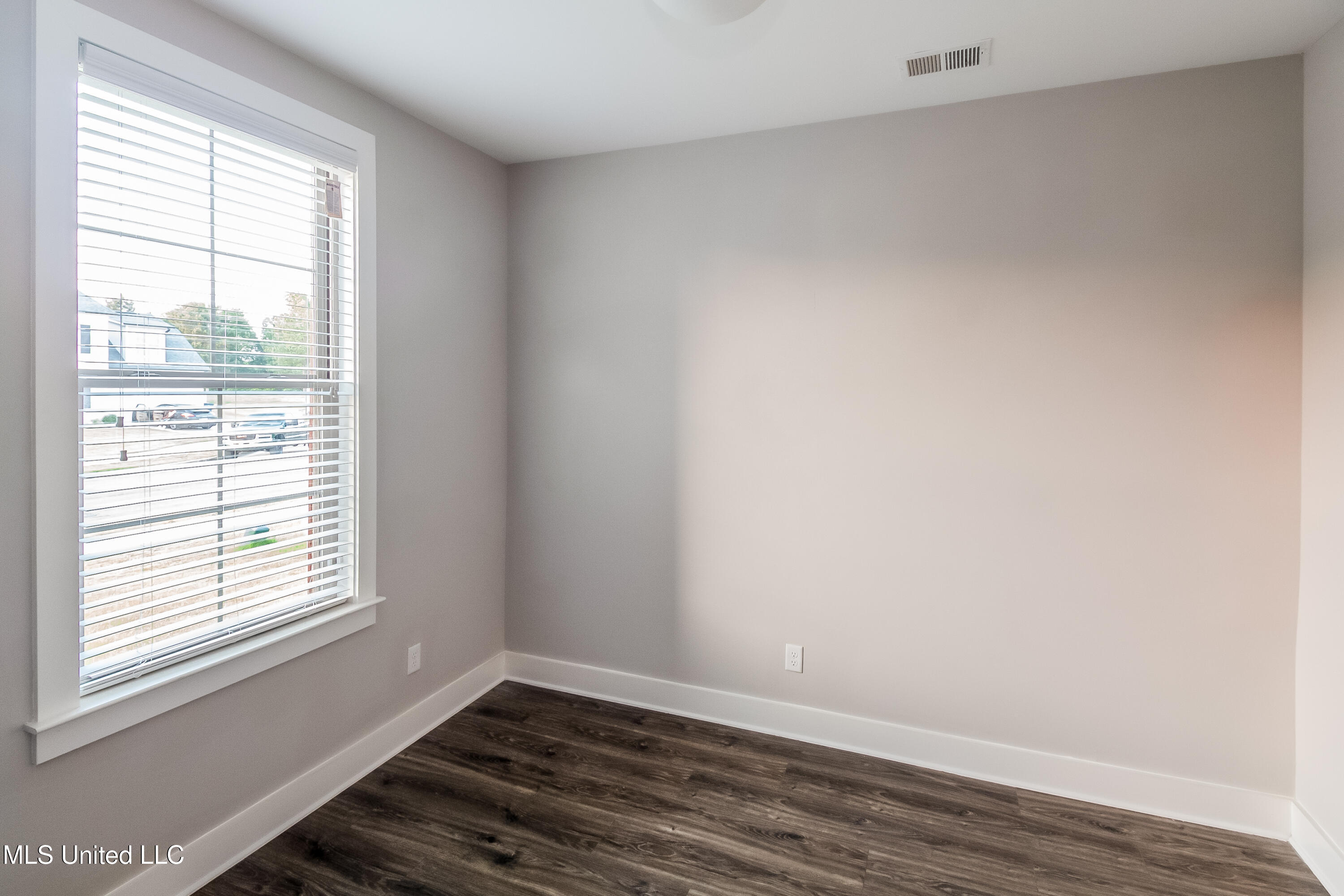 6453 Nesting Dove Olive Branch, MS 38654 - Photo 13 of 15 014-photo-bedroom-7133784