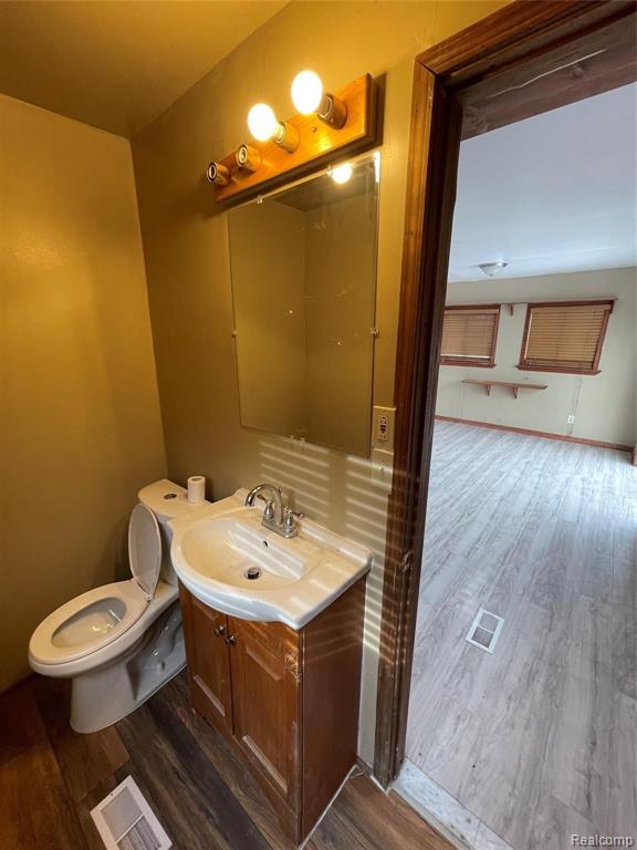 5558 Balfour Road Detroit, MI 48224 - Photo 10 of 24
