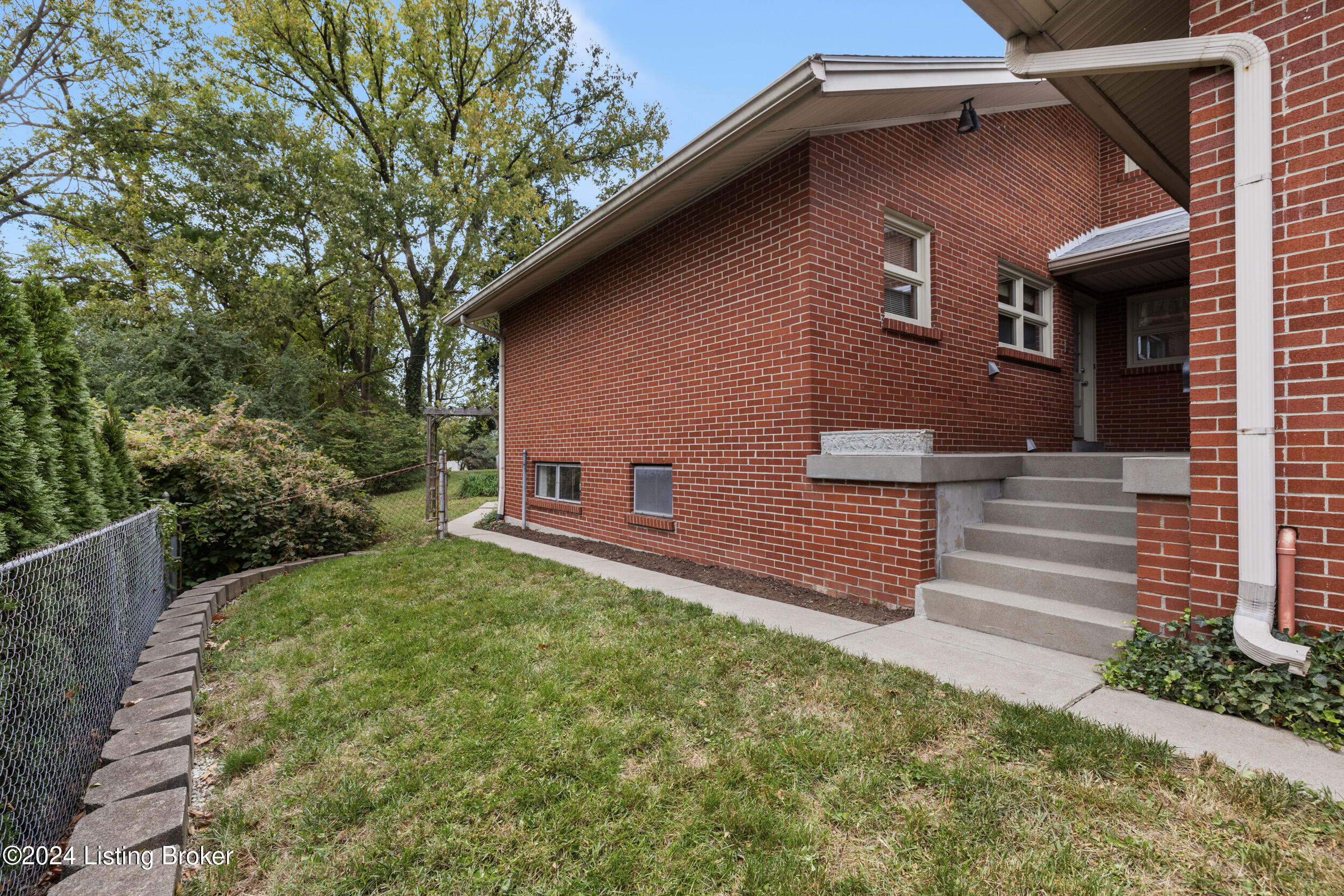 2714 Lamont Road Louisville, KY 40205 - Photo 43 of 50 LREP5211