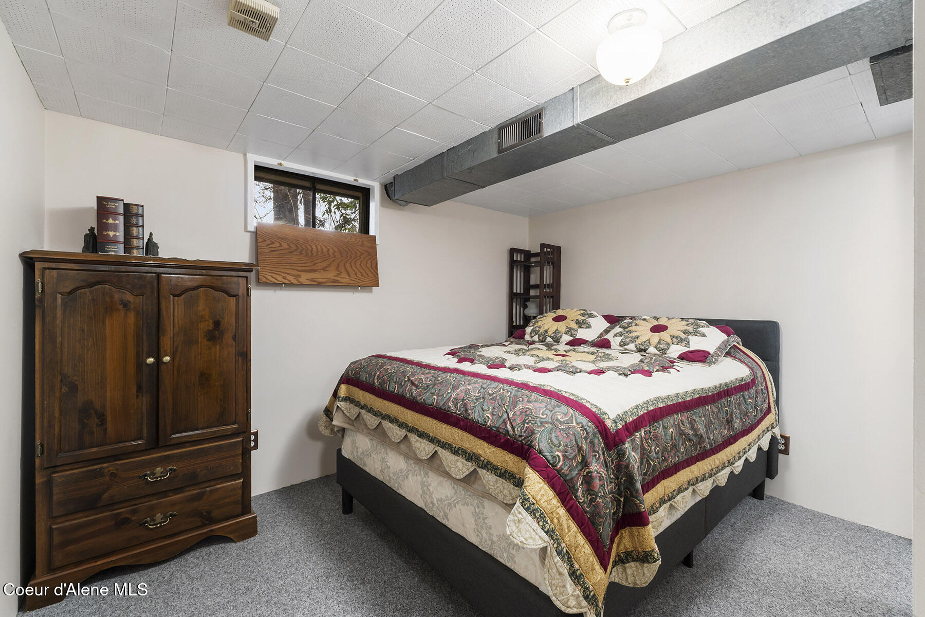 9490 North Atlas Road Hayden, ID 83835 - Photo 21 of 31 Lower Level Non-Conforming Bedroom