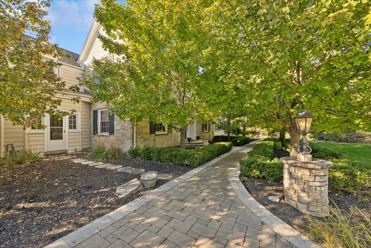 2122 Middlefork Road Northfield, IL 60093 - Photo 1 of 22