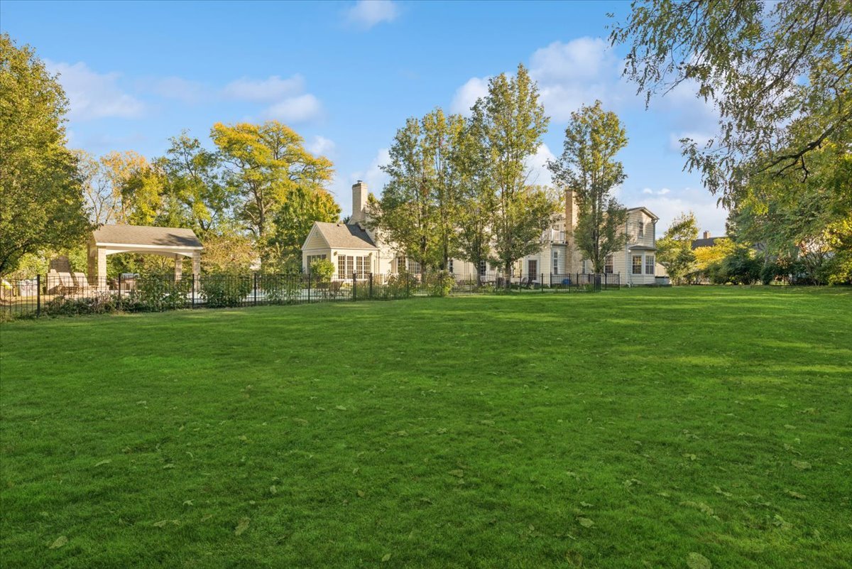 2122 Middlefork Road Northfield, IL 60093 - Photo 6 of 22