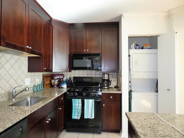 $2,650 | 33 West Ontario Street, Unit 17C, Chicago, IL 60654