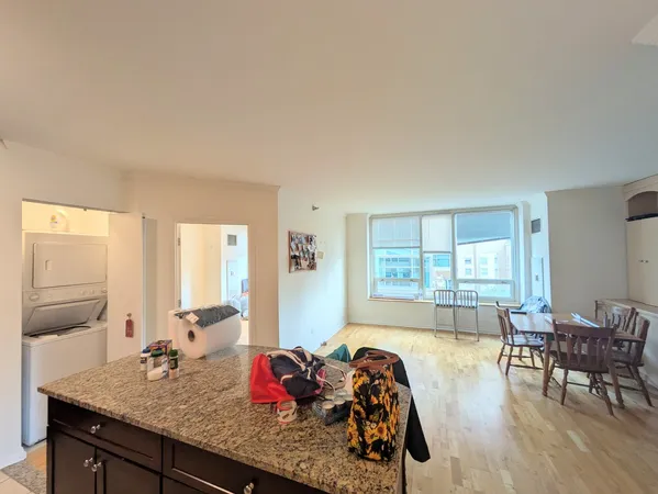 $2,650 | 33 West Ontario Street, Unit 17C, Chicago, IL 60654