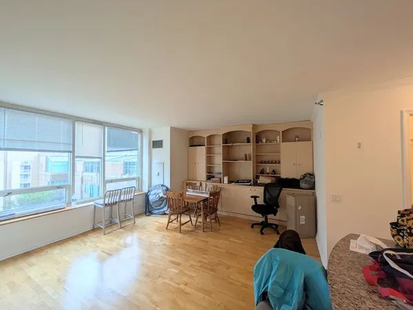 $2,650 | 33 West Ontario Street, Unit 17C, Chicago, IL 60654