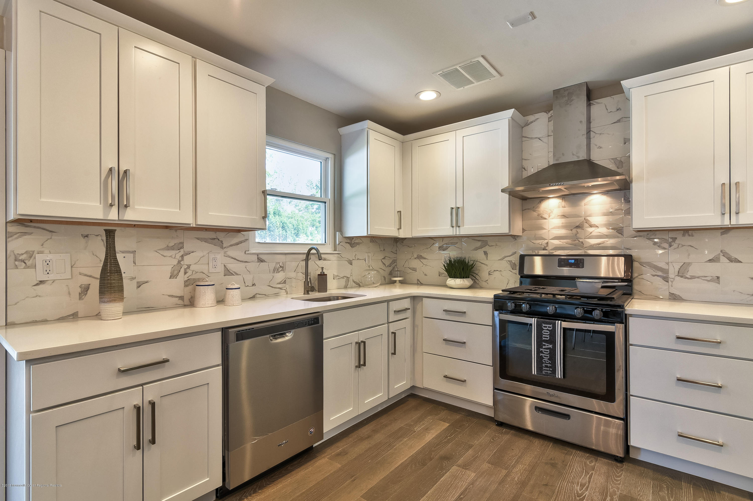 550 Line Road Hazlet, NJ 07730 - Photo 10 of 28 010_Kitchen