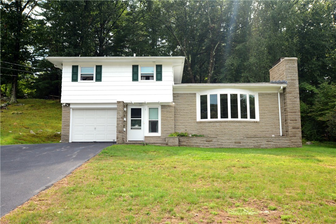 8 Sir Charles Road Lincoln, RI 02865 - Photo 1 of 26