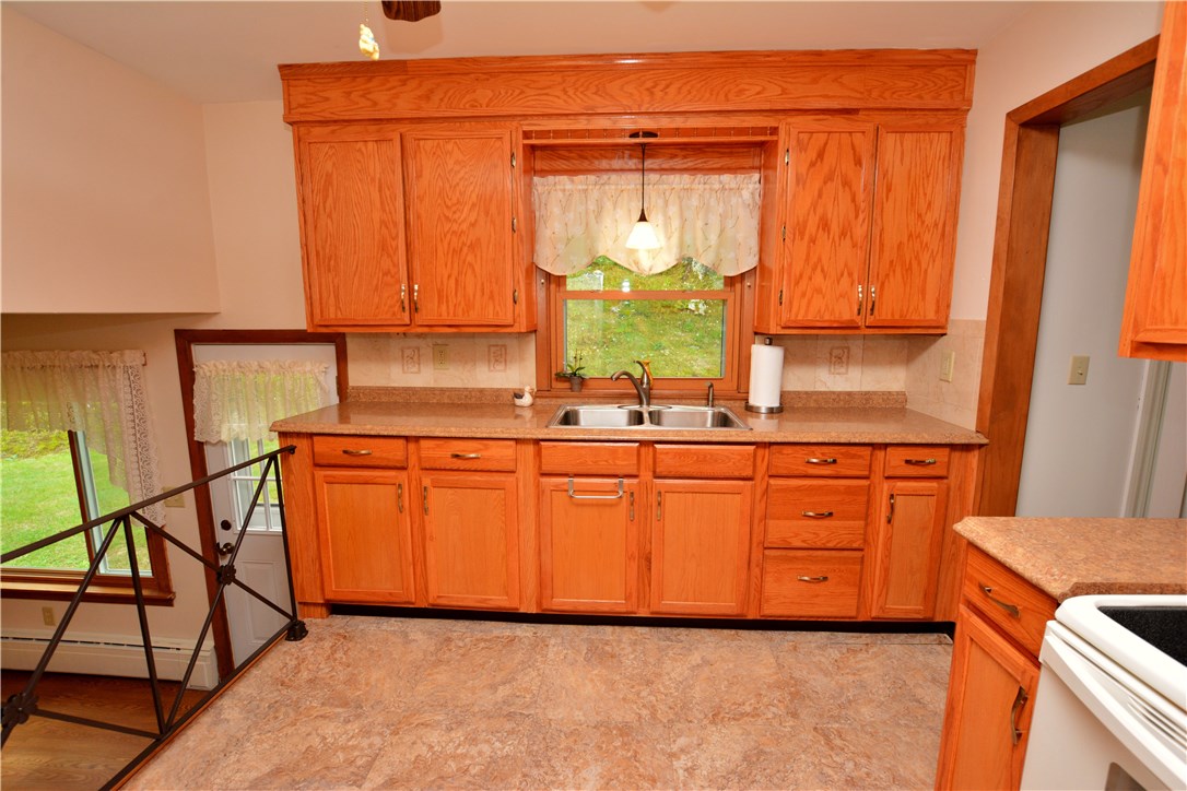 8 Sir Charles Road Lincoln, RI 02865 - Photo 16 of 26