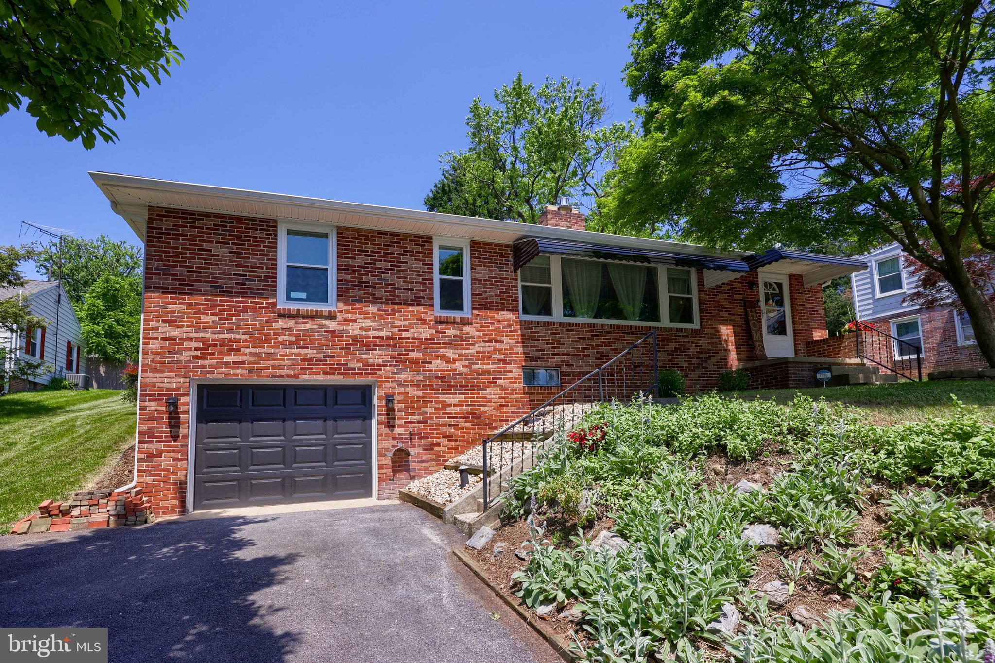 419 Corbin Road York, PA 17403 - Photo 1 of 44