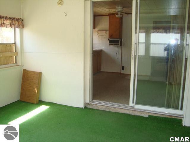 6904 Sawmill Road Harrison, MI 48625 - Photo 4 of 16 1766878-3.JPG
