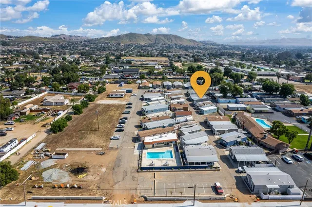 a picture of city view