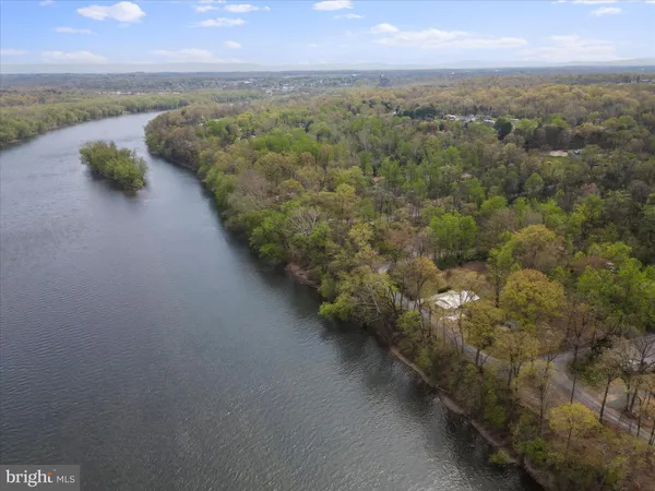 $339,900 | 112 Riverview Drive, Falling Waters, WV 25419