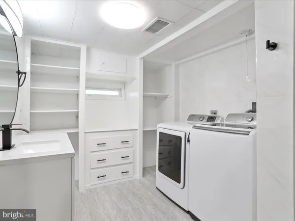 $339,900 | 112 Riverview Drive, Falling Waters, WV 25419