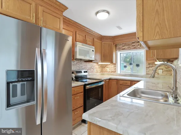 $339,900 | 112 Riverview Drive, Falling Waters, WV 25419