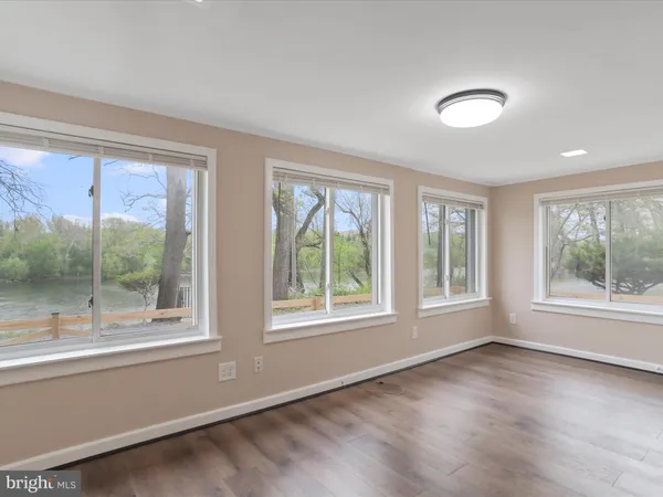 $339,900 | 112 Riverview Drive, Falling Waters, WV 25419