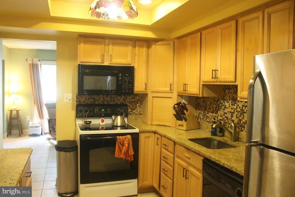 138 North Cottage Road Sterling, VA 20164 - Photo 3 of 9 Kitchen