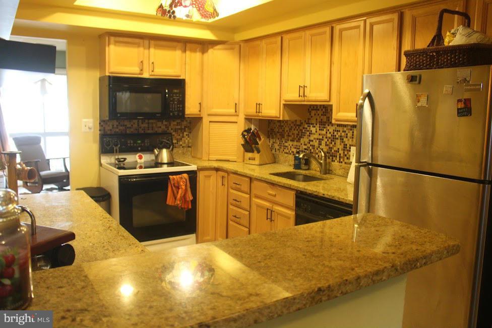 138 North Cottage Road Sterling, VA 20164 - Photo 4 of 9 Kitchen2