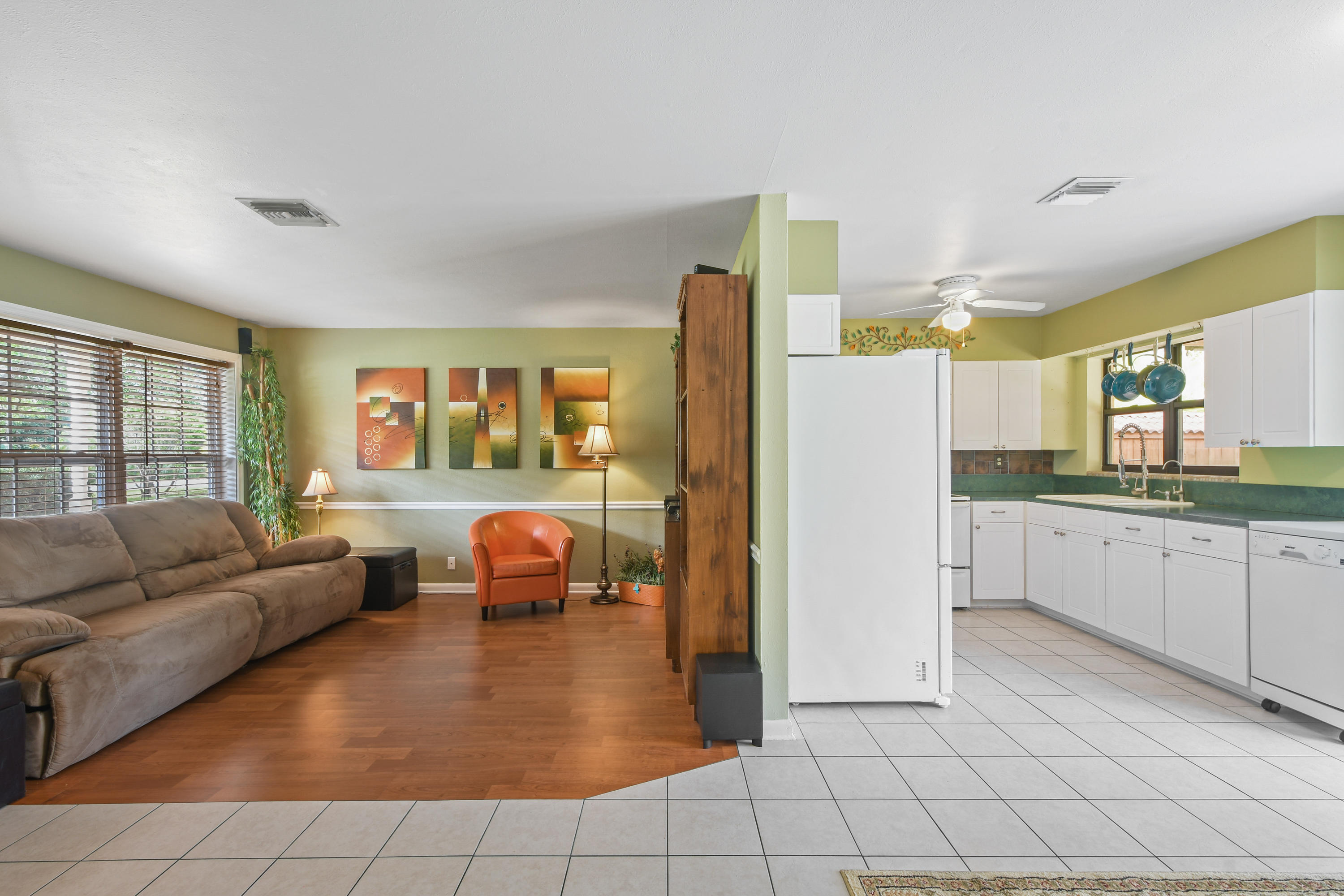 4885 Tequesta Drive Tequesta, FL 33469 - Photo 11 of 48 Living Room/Kitchen