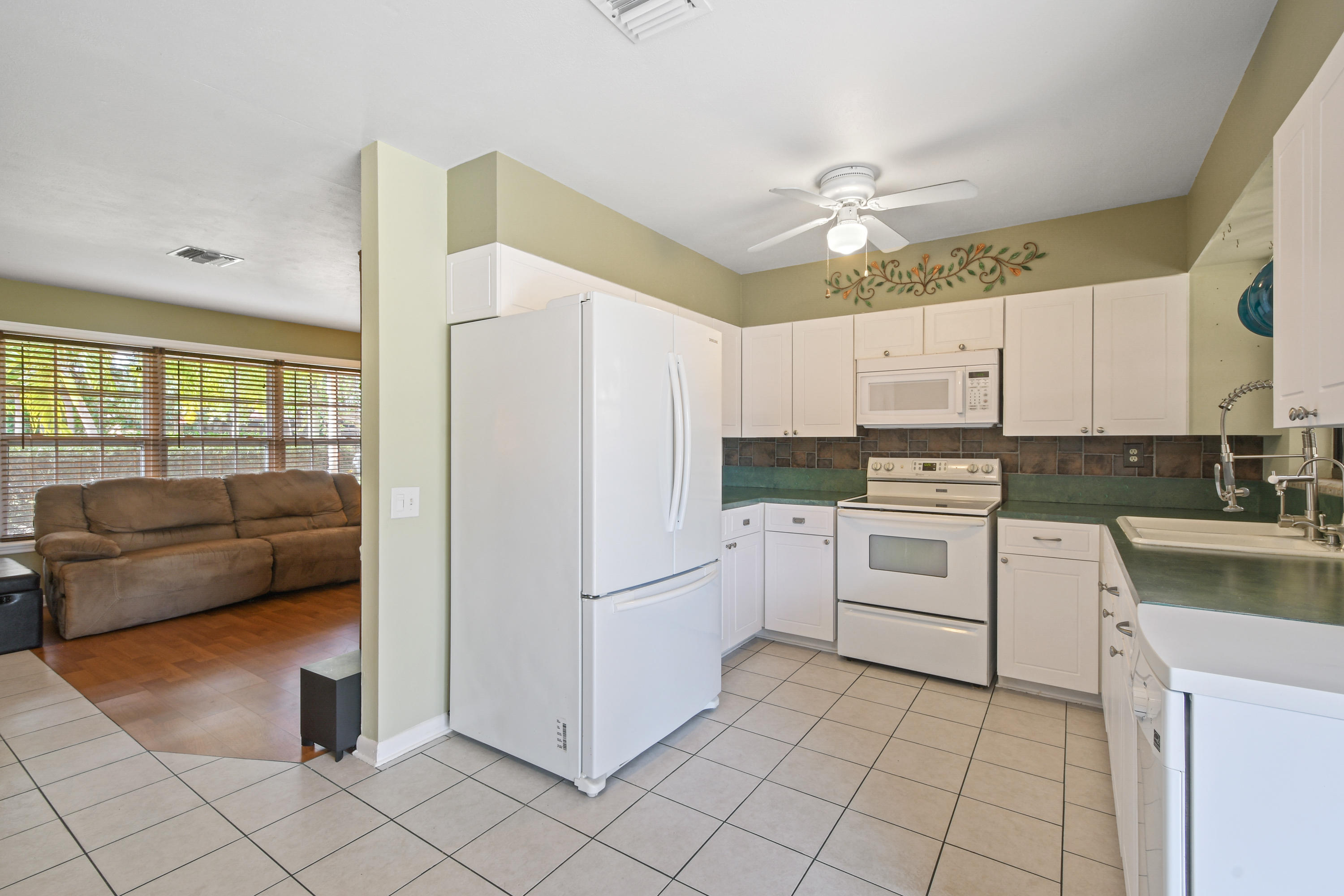 4885 Tequesta Drive Tequesta, FL 33469 - Photo 12 of 48 Kitchen