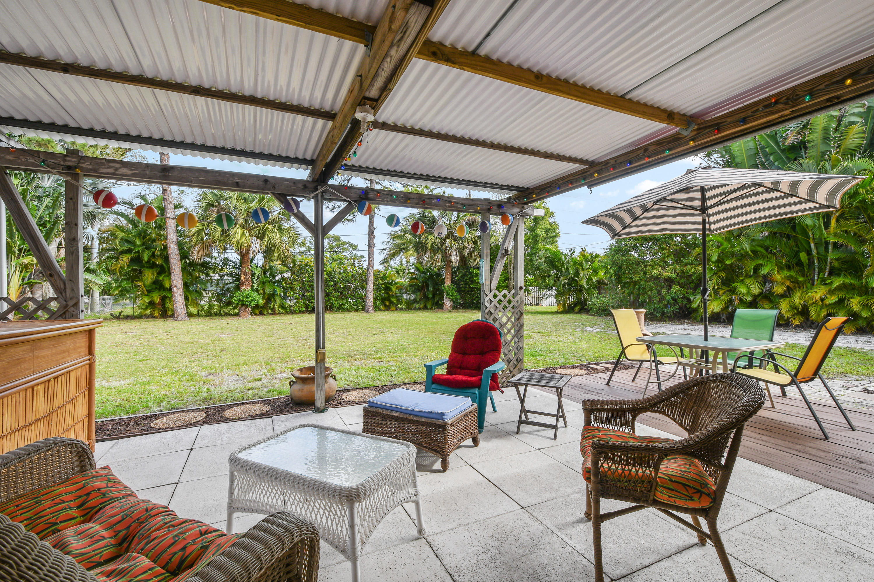 4885 Tequesta Drive Tequesta, FL 33469 - Photo 25 of 48 Covered Patio