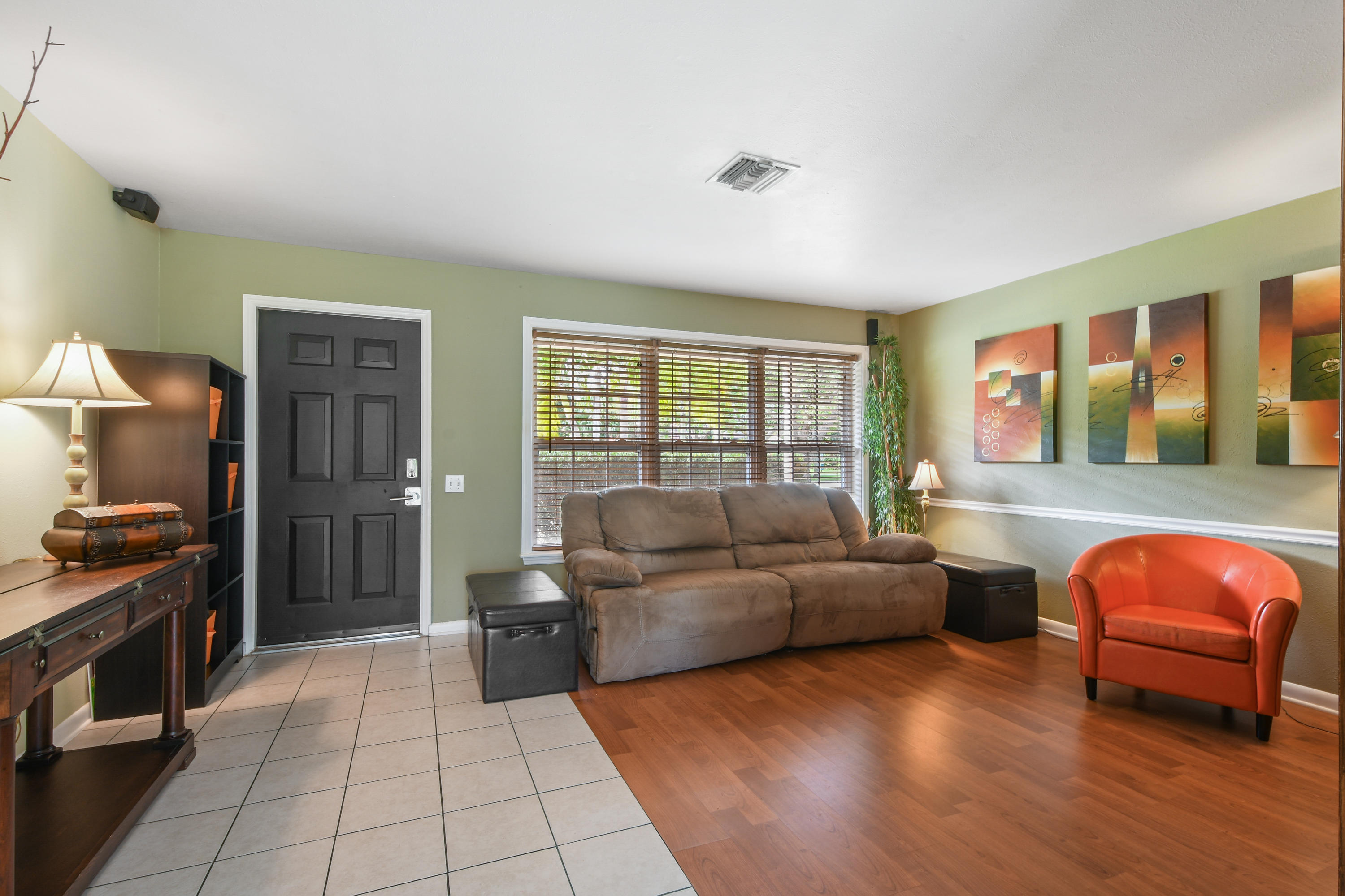 4885 Tequesta Drive Tequesta, FL 33469 - Photo 9 of 48 Main Entrance into Living Room
