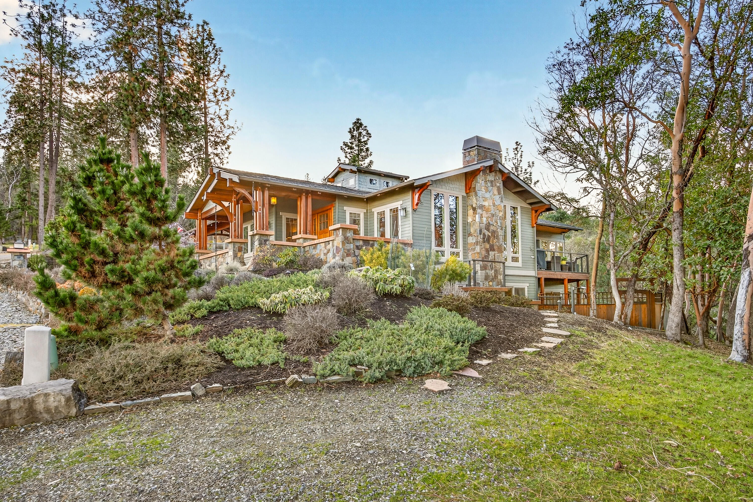 930 Granite Ridge Circle Jacksonville, OR 97530 - Photo 65 of 79 Parking area w/ walkway to guest quarters.