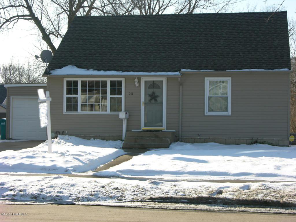 941 11th Avenue Northeast Rochester, MN 55906 - Photo 1 of 14