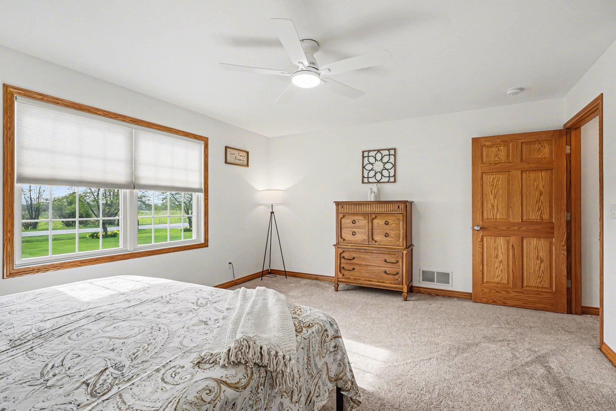 5605 North Shore Road Pinconning, MI 48650 - Photo 24 of 37
