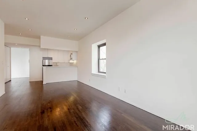$3,600 | 304 East 20th Street, Unit 4G | Gramercy