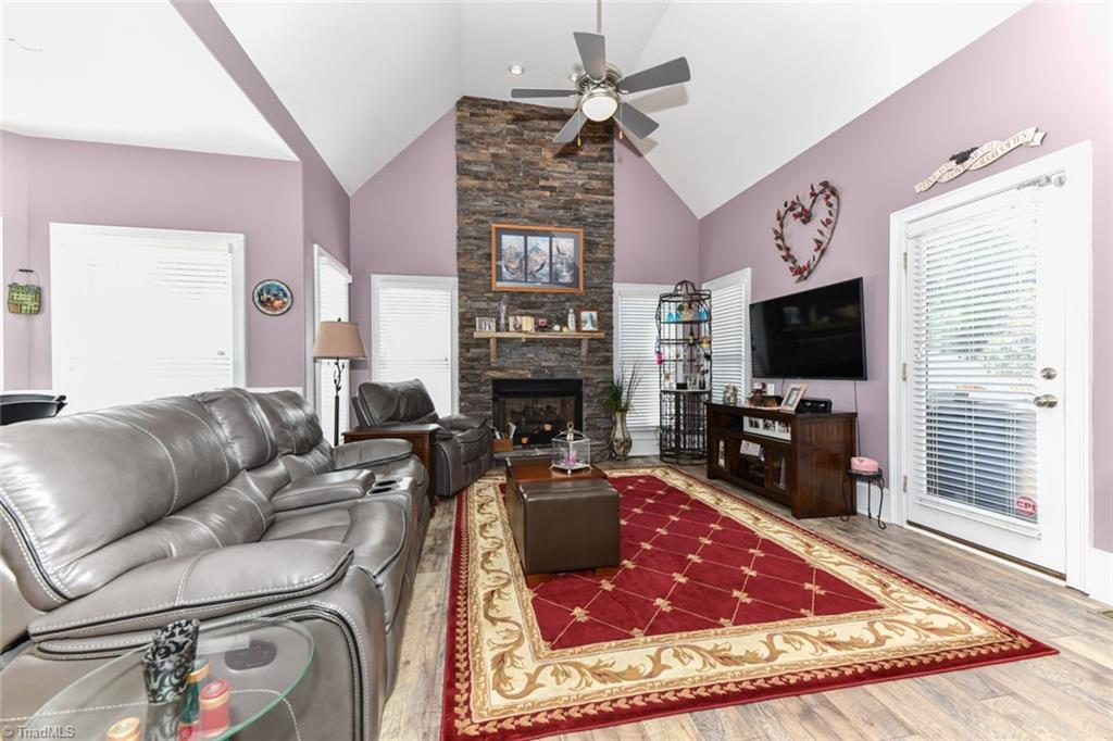 6021 Beckenham Way Oak Ridge, NC 27310 - Photo 8 of 44