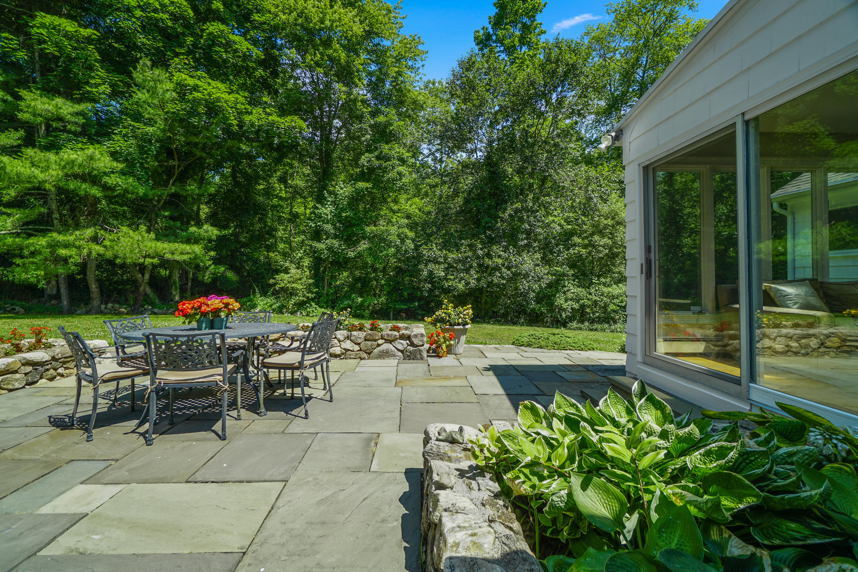 406 Silvermine Road New Canaan, CT 06840 - Photo 28 of 36 47