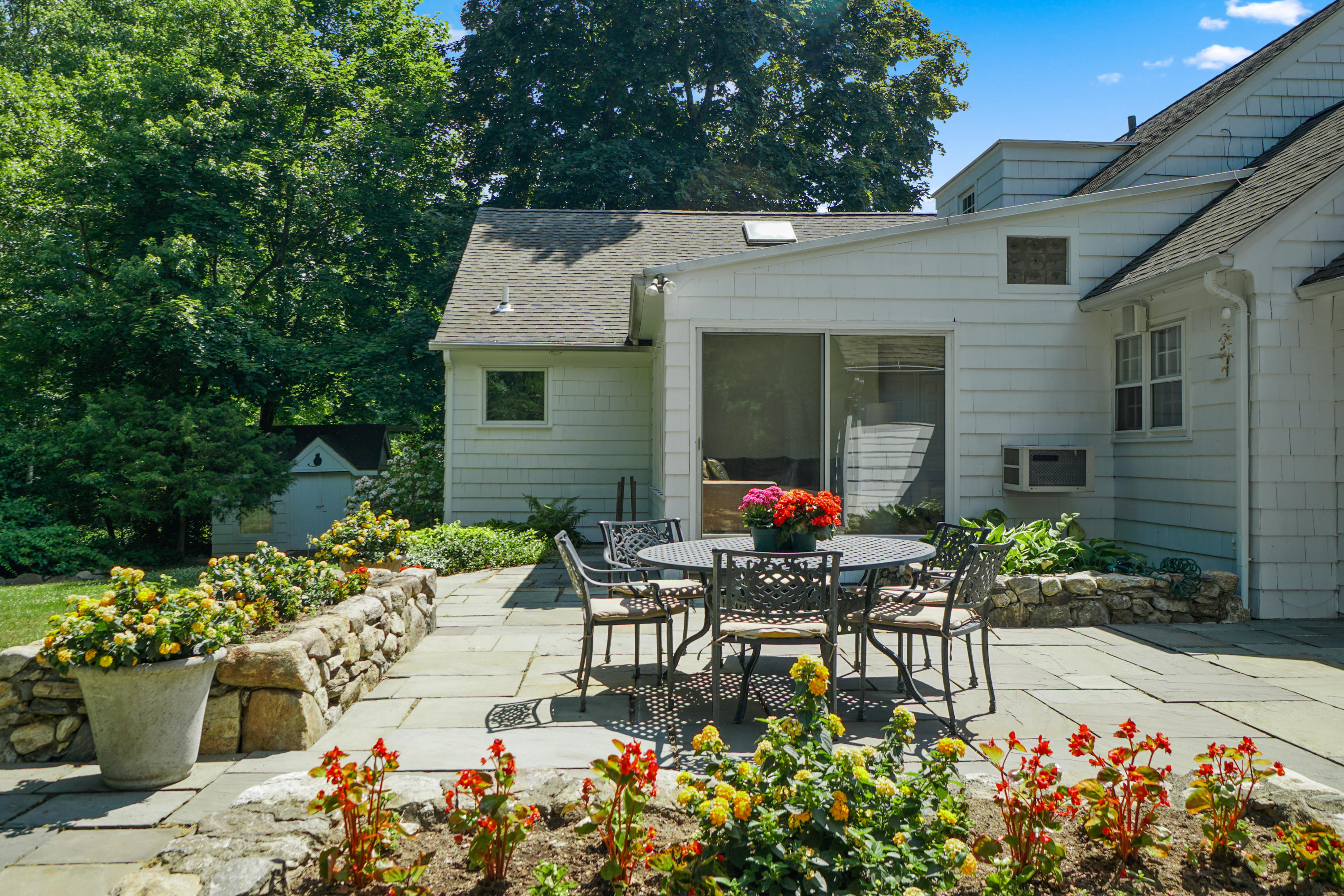 406 Silvermine Road New Canaan, CT 06840 - Photo 9 of 36 45