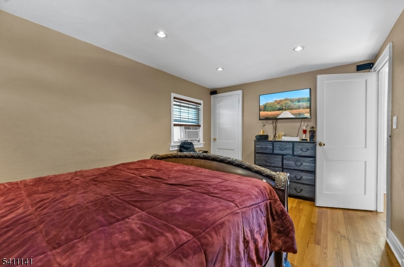 288 Sussex Road Wood-Ridge, NJ 07075 - Photo 15 of 29