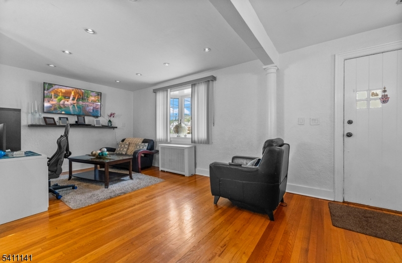 288 Sussex Road Wood-Ridge, NJ 07075 - Photo 3 of 29