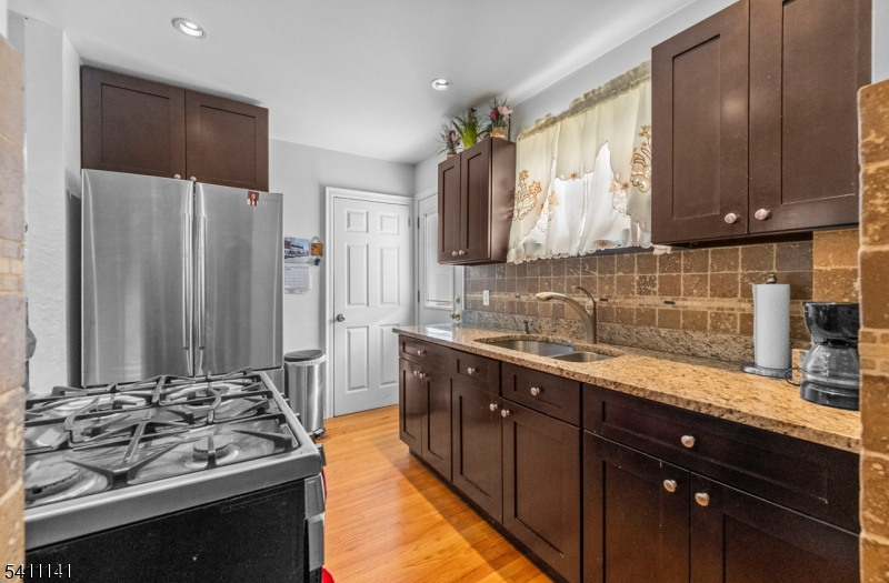 288 Sussex Road Wood-Ridge, NJ 07075 - Photo 5 of 29