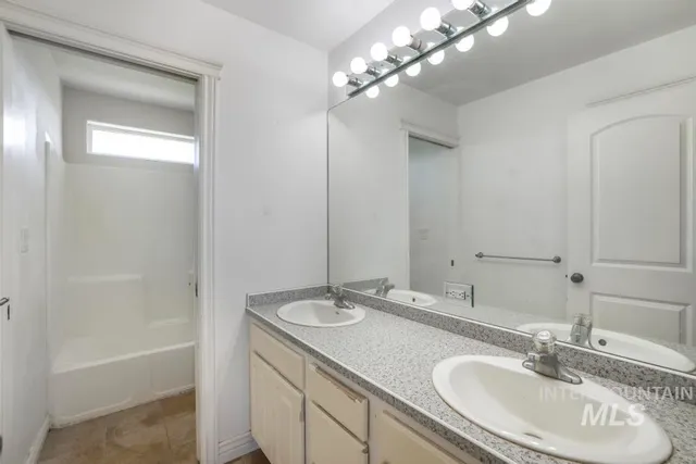 $875,000 | 3180 Addison Avenue East, Twin Falls, ID 83301