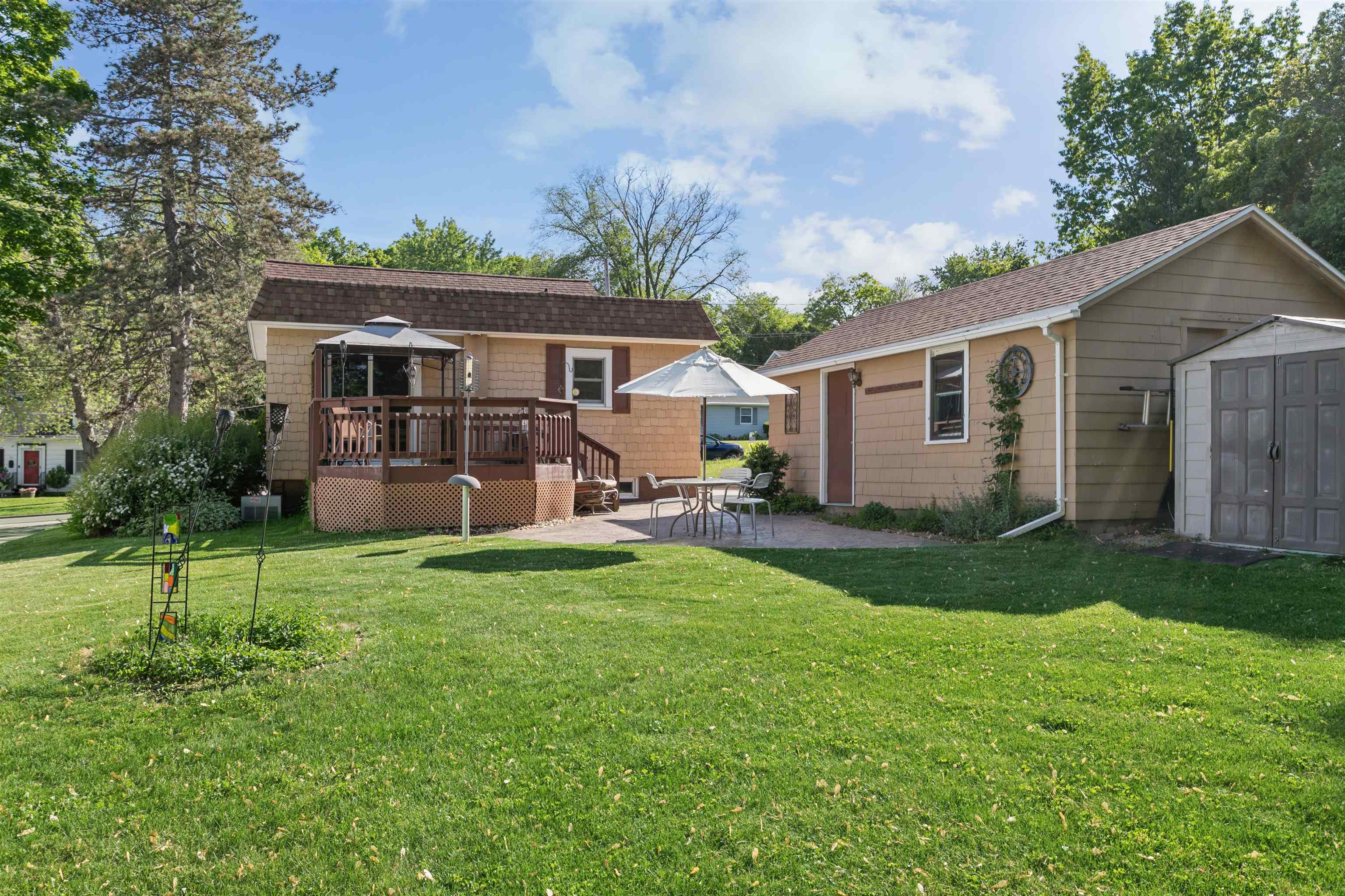 323 East Mission Road Green Bay, WI 54301 - Photo 4 of 20