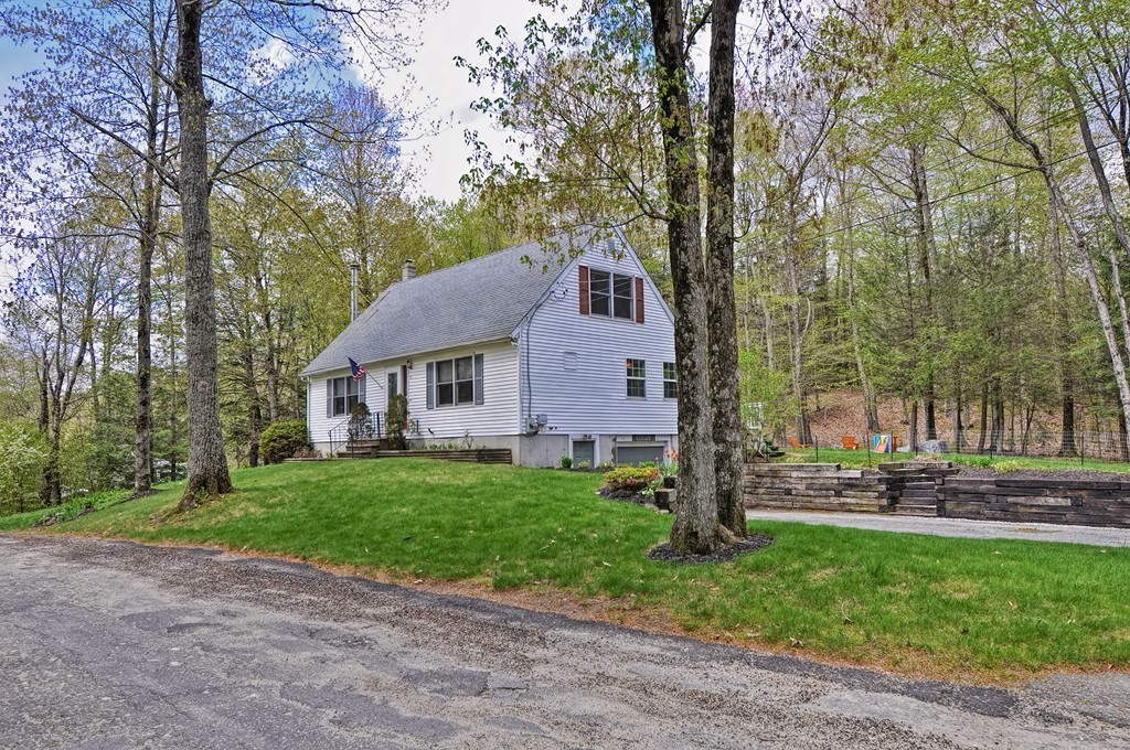 10 Hale Rd Extension Hubbardston, MA 01452 - Photo 2 of 29 Gallery Image 2