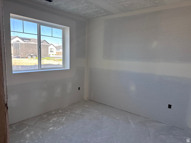 5777 West 4100 South Hooper, UT 84315 - Photo 35 of 41 View of unfurnished room
