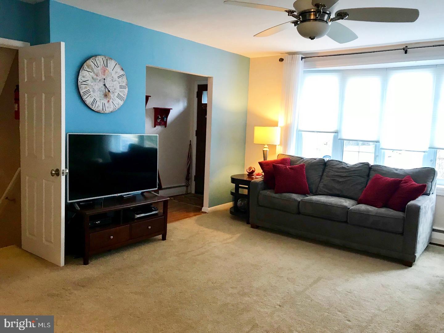 344 Parham Road Springfield, PA 19064 - Photo 3 of 23 Living Room