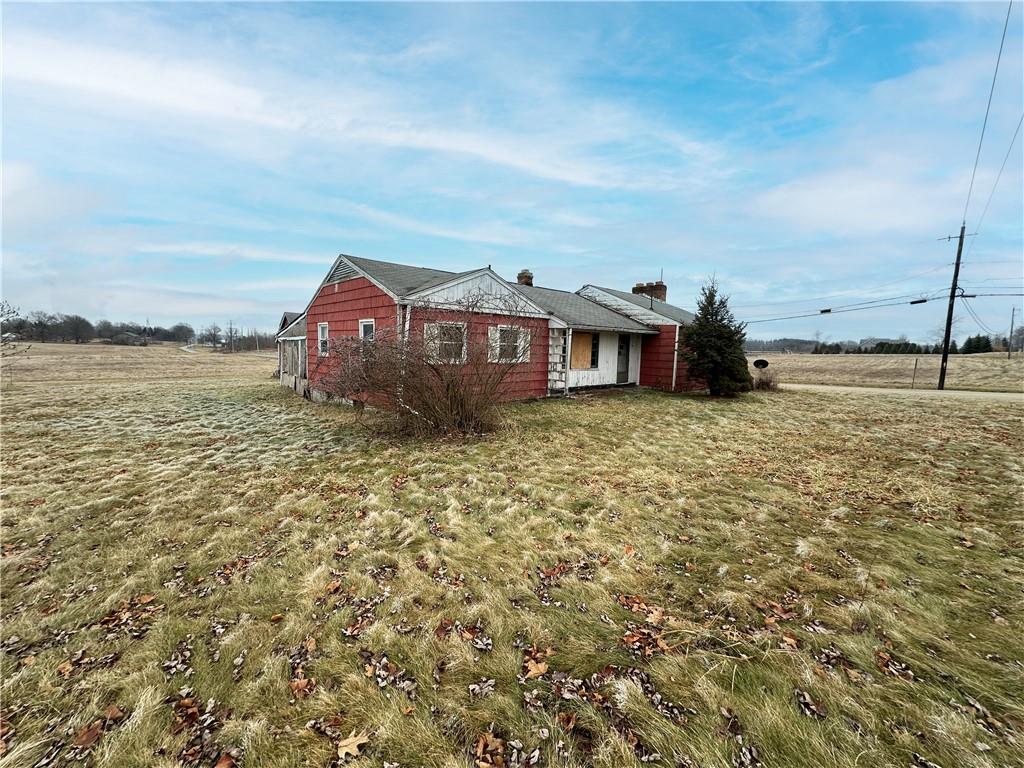 307 McClelland Road New Castle, PA 16102 - Photo 2 of 9