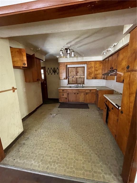 307 McClelland Road New Castle, PA 16102 - Photo 6 of 9