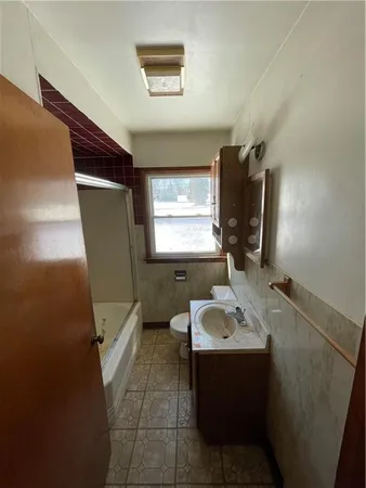 $74,900 | 307 McClelland Road, New Castle, PA 16102