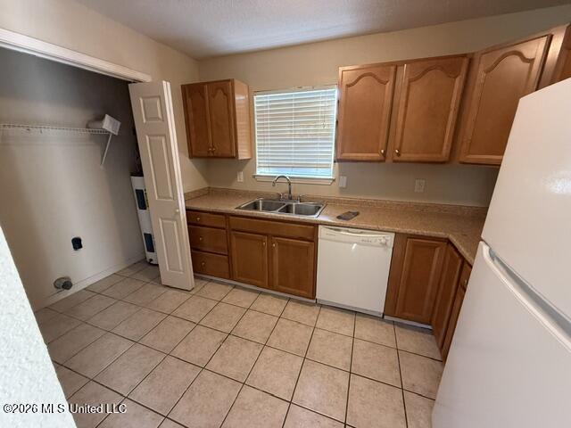 1915 Arizona Street, Unit 4 Pascagoula, MS 39581 - Photo 3 of 9 IMG_4905
