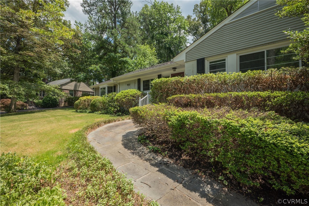 8401 Halesworth Road Richmond, VA 23235 - Photo 5 of 50 a view of a house with a yard