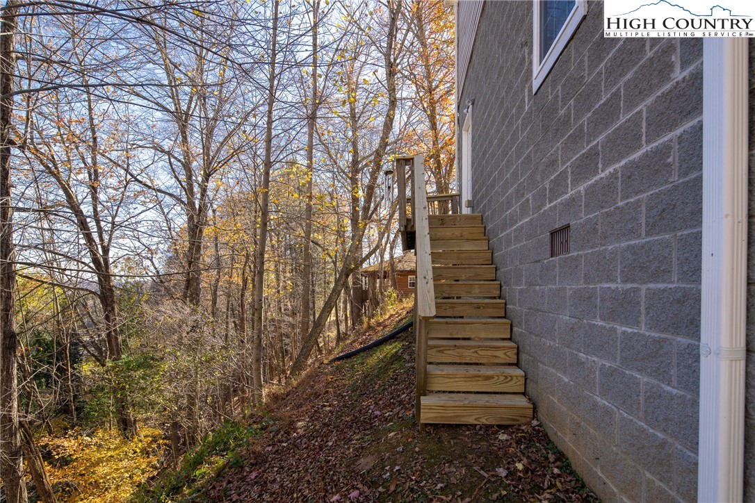 130 Alexander Drive Boone, NC 28607 - Photo 43 of 48 a view of outdoor space