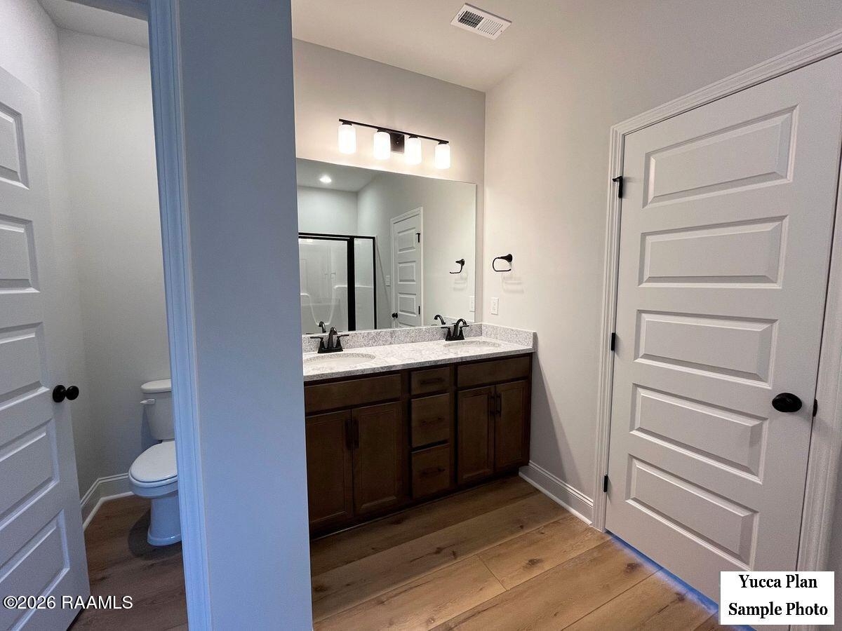 106 Star Broussard, LA 70518 - Photo 7 of 9 PRIMARY BATH